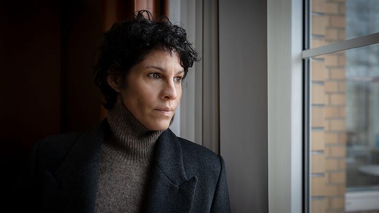 Gef&auml;ngnis&auml;rztin Dr. Alicia Bauer (Jasmin Gerat) sorgt sich um den Gesundheitszustand eines Insassen.