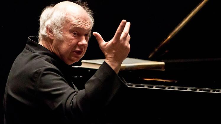 Michael Leslie faszinierte das Coburger Publikum mit seinem Beethoven-Abend zum Saison-Auftakt bei der "Gesellschaft der Musikfreunde". Foto: Jochen Berger