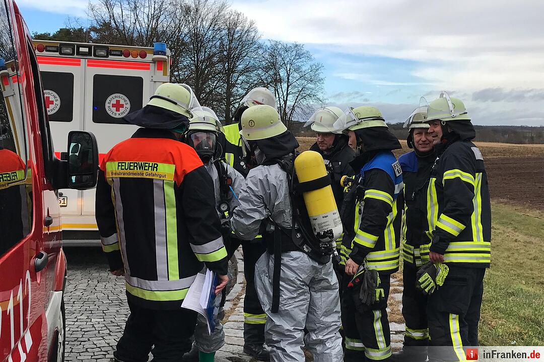 Chemie-Alarm auf der A3 - Feuerwehr sichert Gefahrgut