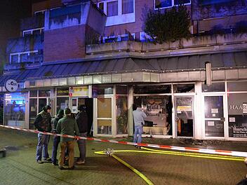 So sah es in der Nacht des 7. Dezember 2013 am Babenbergerring nach den Löscharbeiten am Solarium aus. Archivbild: Ronald Rinklef