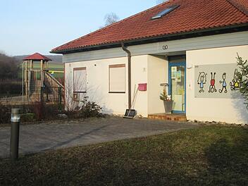 Das Kindergartengebäude in Elfershausen gehört bald der Vergangenheit an. Ein Neubau entsteht in direkter Nachbarschaft. Foto: Archiv Winfried Ehling