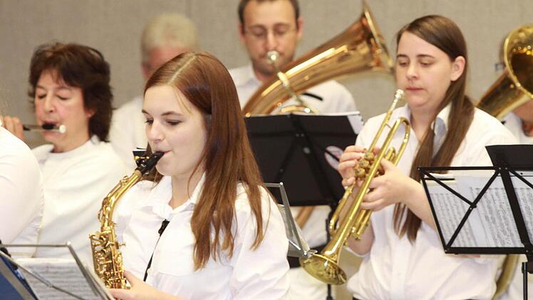 Musikalisch umrahmt wurde das 120. Stiftungsfest des TV Neuses vom Spielmannszug, der wiederum kürzlich sein 60-jähriges Bestehen beging.