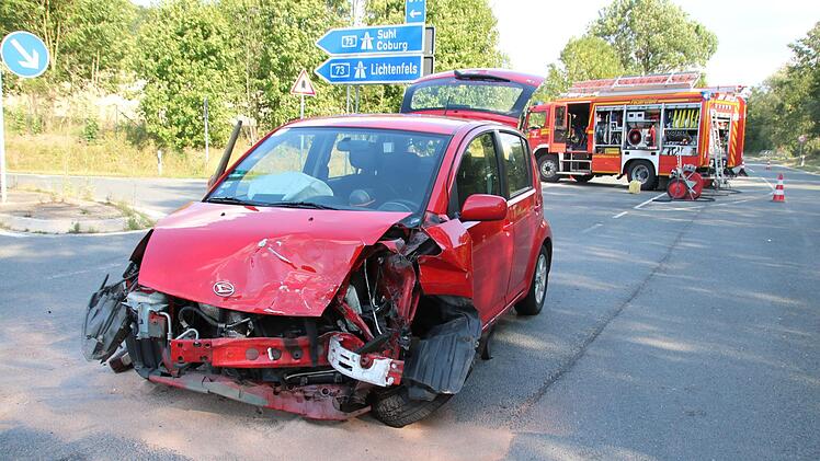 Der Kleinwagen des Unfallverursachers, der nach links, auf die Autobahn abbiegen wollte.Matthias Einwag