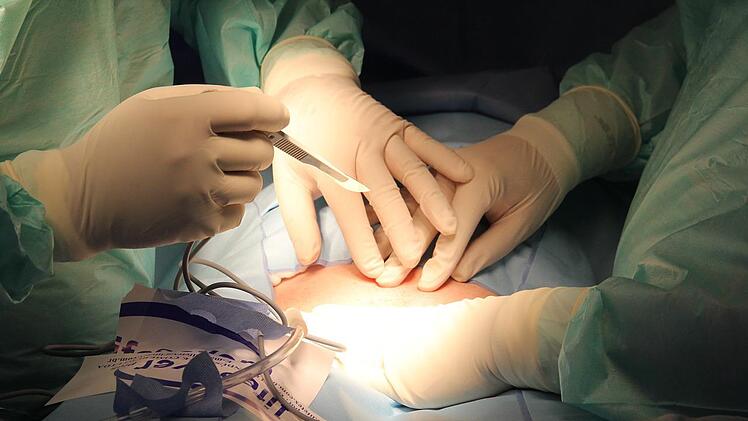 Der Ausbildungsweg in die Chirurgie dauert lange.