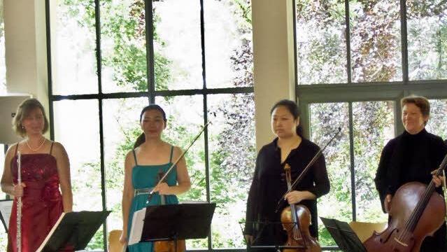 Viel Applaus gab es für Angelika Stirner Ebert, Megumi Ikeda, Zhuo Lu und Renate Kubisch (von links) beim Mozart-Konzert im Coburger Haus Contakt.Foto: Jochen Berger