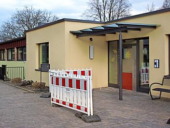 Nur noch die letzten Möbel fehlen, dann kann der Kindergarten Untersteinbach nach der Generalsanierung wieder bezogen werden. Das erfuhren die Rauhenebracher in den Bürgerversammlungen, die Bürgermeister Matthias Bäuerlein leitete. Neben dem Untersteinbacher Kindergarten laufen weitere Projekte in der Gemeinde im Steigerwald.  Foto: Sabine Weinbeer