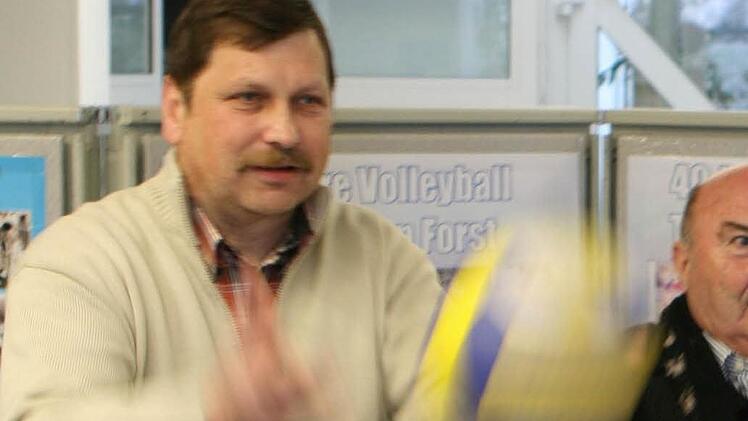 Der bisherige Teammanager Peter Pillmann nimmt keinen Ball mehr auf. Der langjährige Funktionär der VSG Coburg/Grub trat nach Meinungsverschiedenheiten in der Führungsriege zurück. Foto: Archiv