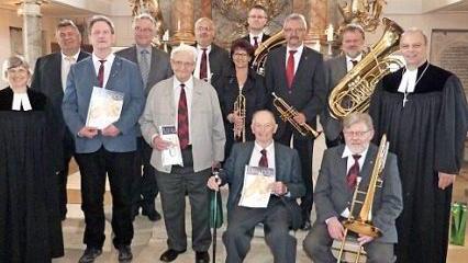 Die langjährigen Mitglieder des Posaunenchors wurden im Rahmen des Festgottesdienstes geehrt.