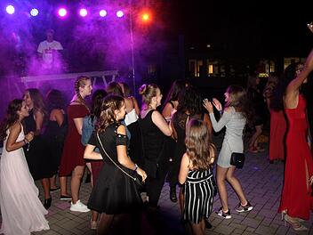 Die Schüler hatten sich für die Party richtig schick gemacht.     Foto: Richard Sänger