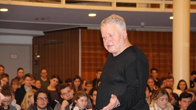 Manfred Winterheller bei seinem Vortrag im Kongresshaus Coburg.Oliver Schmidt