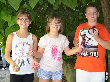 Leonie (10), Natalie (10) und Justus (9) hatten beim Ferienprogramm der Gemeinde Breitengüßbach richtig Spaß.  Foto: Kuno Eichner