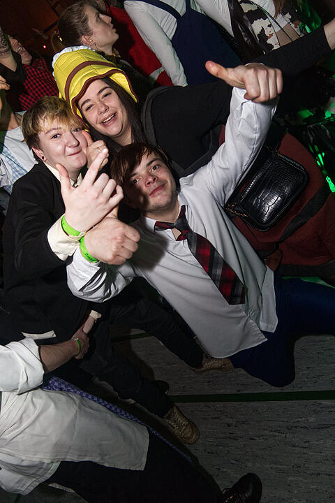 Fasching pur in der Grundschulturnhalle