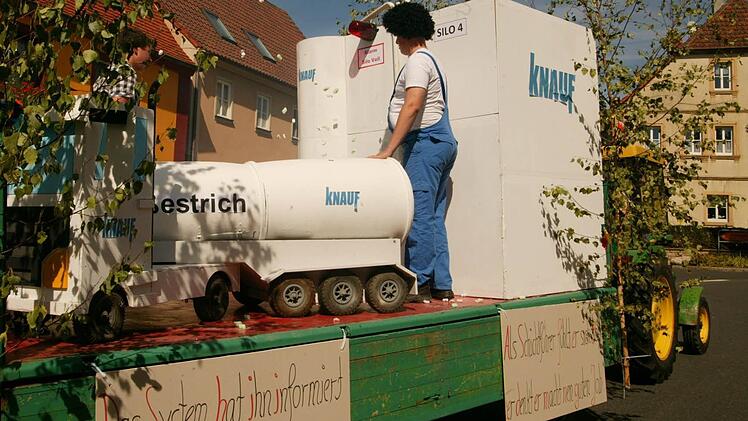 Bei der Firma Knauf läuft ein Silo über...