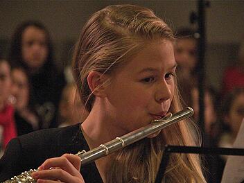 Die jungen Musiker des Gymnasiums stellten bei dem Konzert ihr Können unter Beweis. Foto: Gerd Schaar