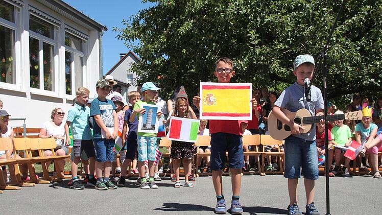 Impressionen vom Burghaiger Wiesenfest Foto: Stephan Stöckel