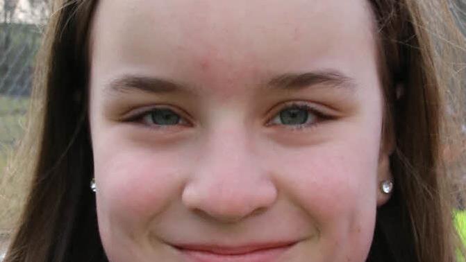 "Bei uns daheim wird der Müll getrennt", berichtet die zehnjährige Lorena. Trotzdem habe sie in den vergangenen Wochen in der Schule noch viel dazu gelernt und wisse jetzt ganz genau, was in welche Tonne kommt. "Besonders hat mir der lange Tunnel gefallen", sagt sie über die "Tour de Müll" ihrer Klasse mit Umweltschutztechniker Andreas Sandwall.