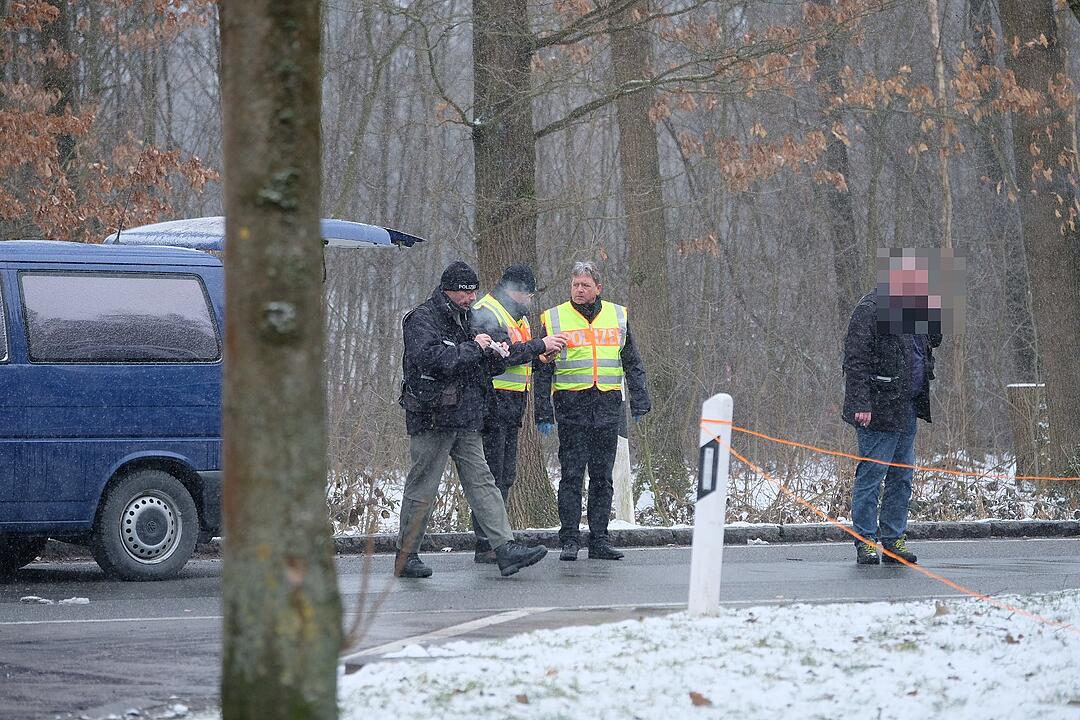 Toter Mann auf Autobahnparkplatz bei A9 gefunden