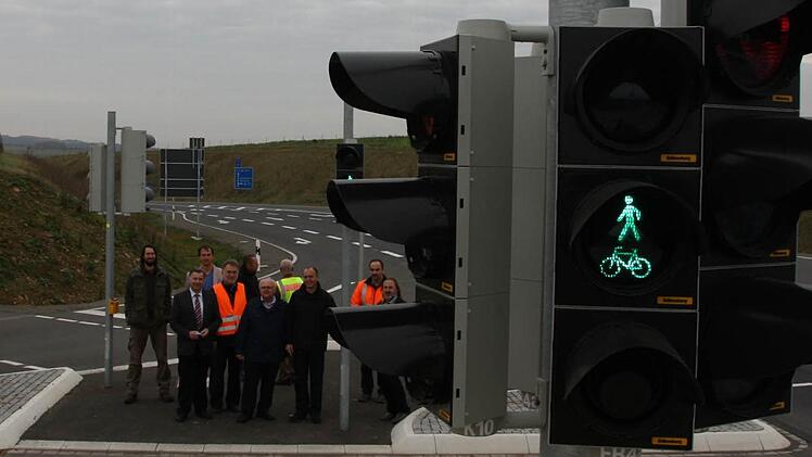 Alles auf Grün: Seit Freitag ist die Ampel in Betrieb. Foto: Ralf Ruppert. Foto: Ralf Ruppert