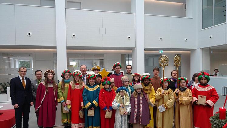 In der Sparkasse Kulmbach-Kronach mit Vorstand Harry Weiß. Foto: Sparkasse Kulmbach-Kronach