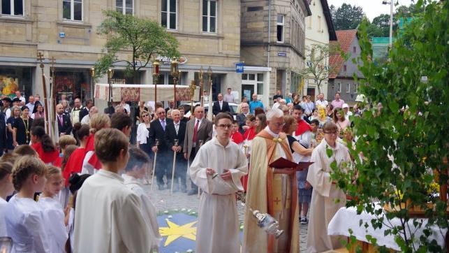Der Rosenberg-Kindergarten gestaltete den dritten Altar zum Motto "Die Liebe Gottes ist wie die Sonne".
