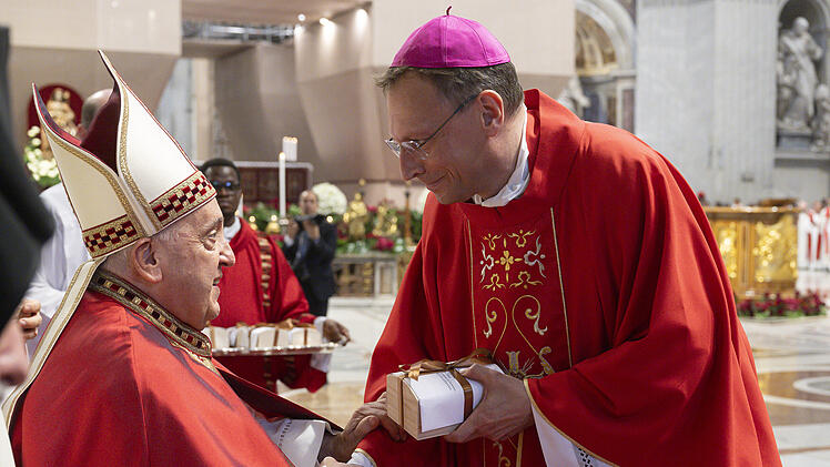 Bamberger Erzbischof erhält von Papst Insigne - "Zeichen der Verbundenheit"