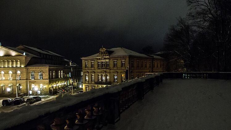 Coburger Winter-Impressionen: Blick auf den verschneiten Schlossplatz am Samstag.Foto: Jochen Berger