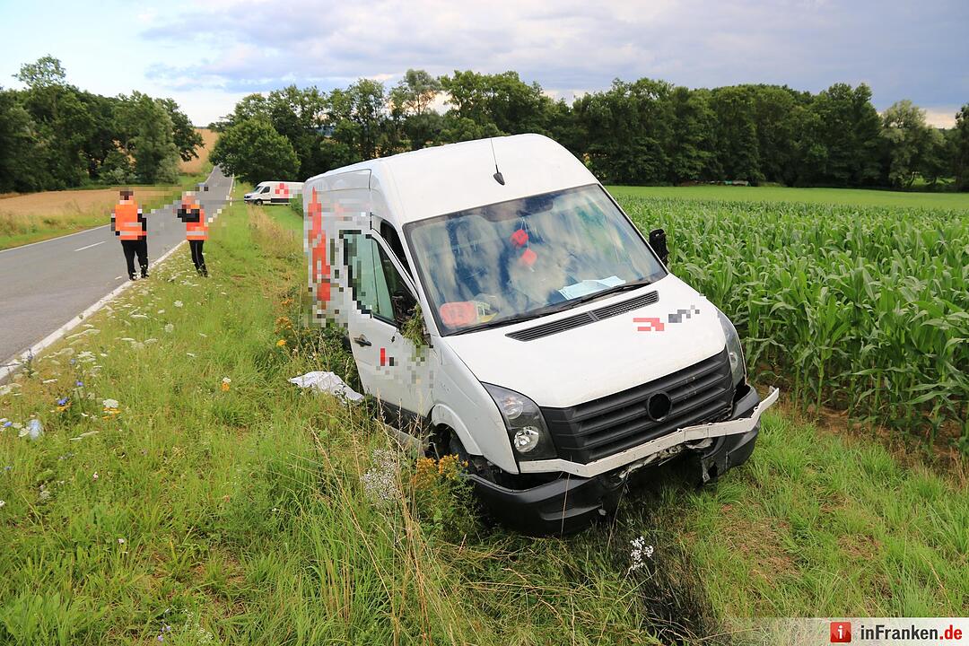 Transporter schleudert über BA1 bei Scheßlitz