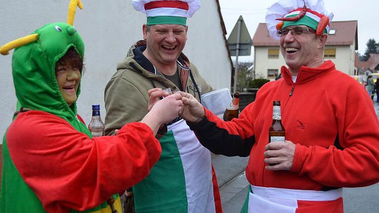 Trotz Regen gute Laune in Oehrberg. Foto: Peter Rauch