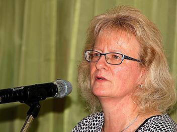 Erika Pascher berichtete im Erzählcafé des Seniorenzentrums Sankt Elisabeth über ihre Arbeit in Maria Bildhausen.  In der Öffentlichkeit ist sie aber vor allem als Vorsitzende der Stadtkapelle bekannt.Dieter Britz