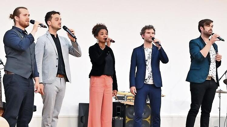 Mit viel Applaus bedacht wurde die Siegerband "Unduzo". Das A-cappella-Quintett begeisterte sein Publikum im Saal und auf der Wiese.