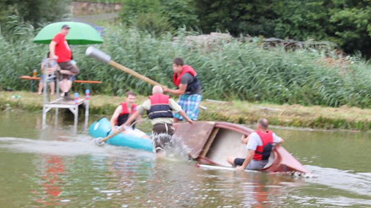 Das ganz Boot kenterte bei diesem Abgang.