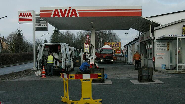 Am Mittwoch erfolgte die TÜV-Abnahme und Freigabe des Tankautomaten in Stadtsteinach. Foto: privat