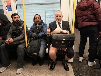 &laquo;No Trousers Tube Ride&raquo;: Ohne Hose in U-Bahnen in London