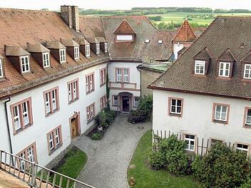 Die behinderten Bewohner des Himmelkroner Schlosses sollen bis zum Jahr 2018 alle in dezentrale Außengruppen ziehen.  Foto: Archiv