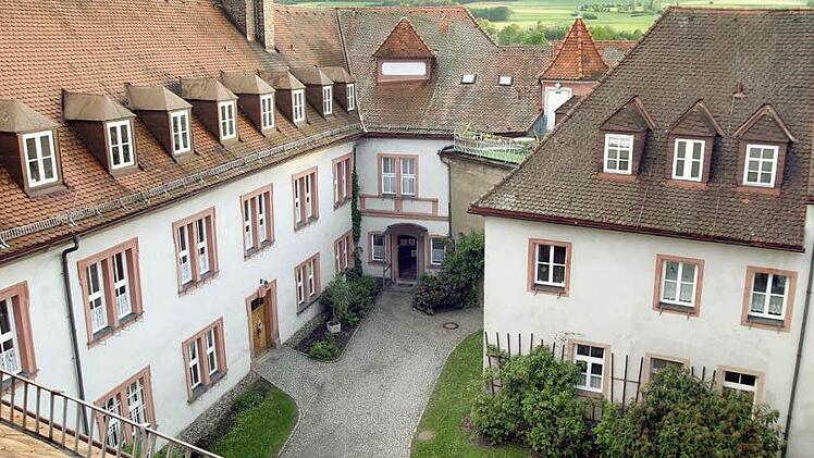 Die behinderten Bewohner des Himmelkroner Schlosses sollen bis zum Jahr 2018 alle in dezentrale Außengruppen ziehen.  Foto: Archiv