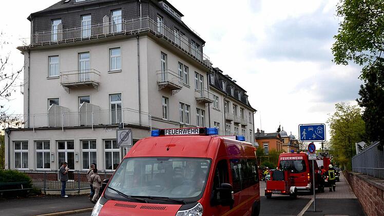 Rund 80 Rettungskräfte mit knapp 20 Fahrzeugen suchten vergeblich den vermeintlichen Brand.