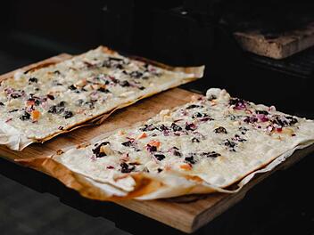 Flammkuchen-Blutwurst.jpg