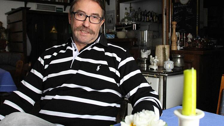 Kurt Müller leitet das Gasthaus "Zur Traube" in Poppenroth Foto: Carmen Schmitt
