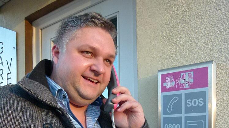 Gegen den Abbau dieses Basistelefons in der Parkstraße wehrte sich der Gemeinderat.Foto: Lothar Weidner