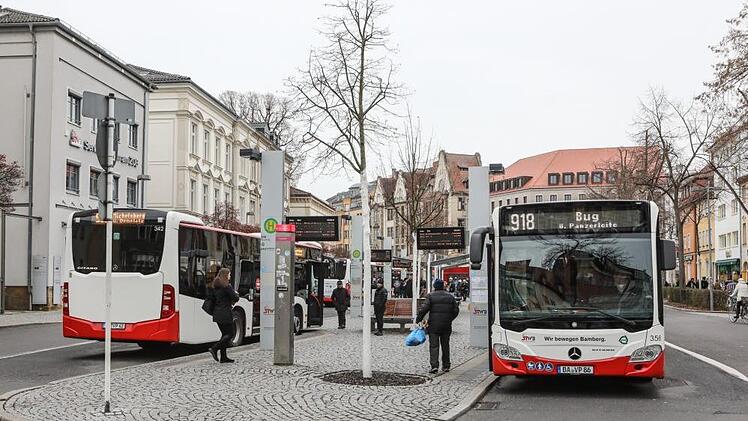 Die Stadtbusse (hier am ZOB) verkehren ab der kommenden Woche wieder nach dem normalen Fahrplan. Foto: Barbara Herbst