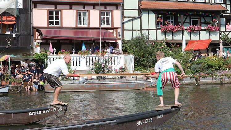 Fischerstechen der Erwachsenen am Sonntag. Foto: Barbara Herbst