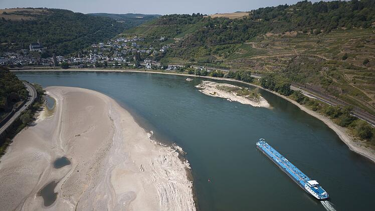 Niedrigwasser am Rhein