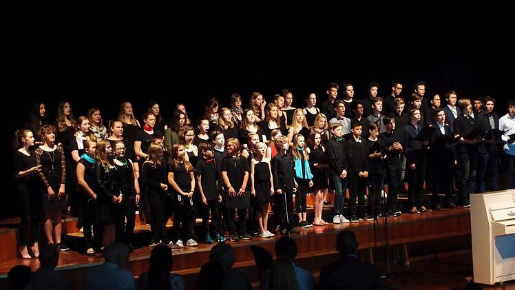 Impressionen vom Sommerkonzert des Gymnasiums Ernestinum im Coburger KongresshausFoto: Jochen Berger