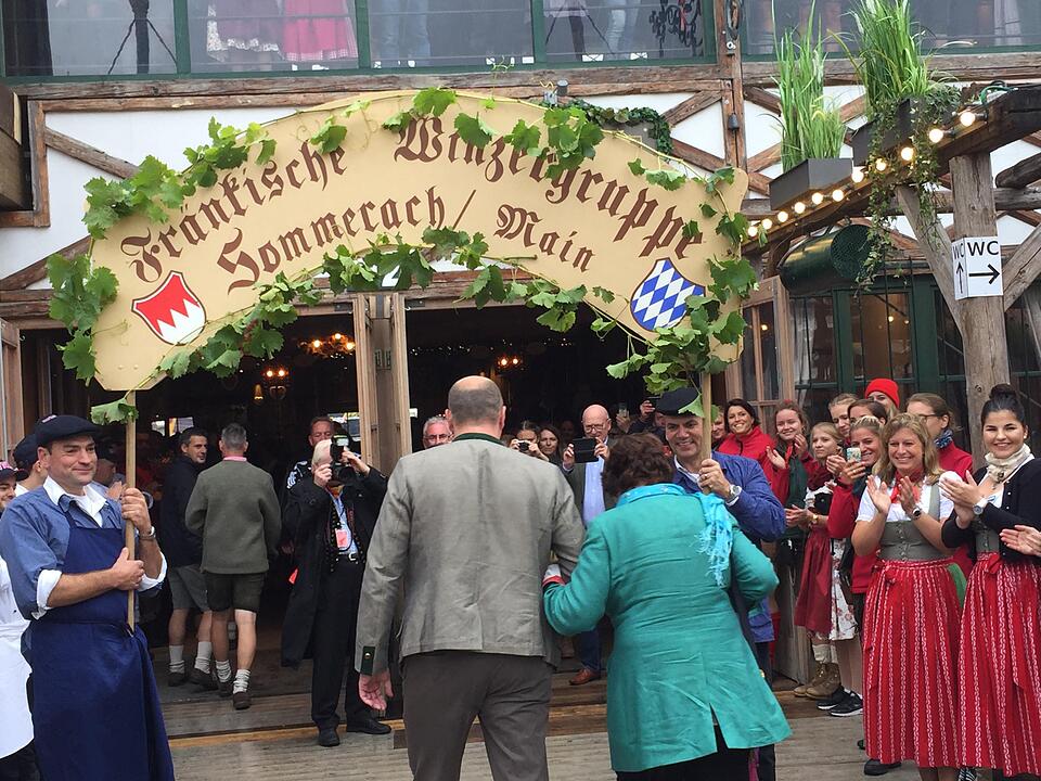 Wiesn-einzug der Winzer