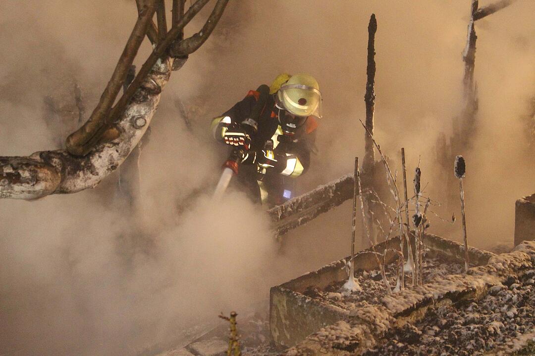 Bayreuth: Gartenkolonie geht in Flammen auf