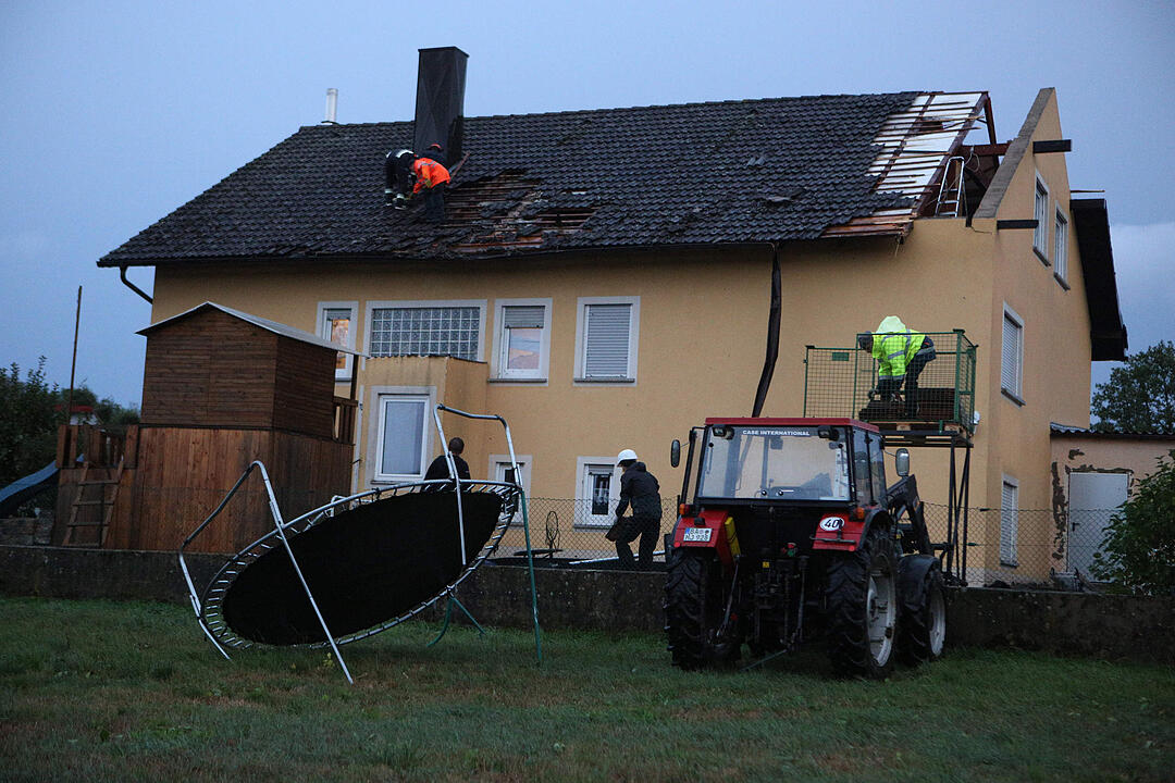 "Absoluter Horror": Downburst fordert Todesopfer und sorgt für Schneise der Verwüstung