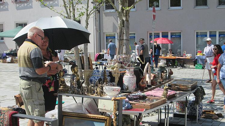 Exotisches und Historisches beim Trempel-Markt auf dem Viehmarkt. Winfried Ehling