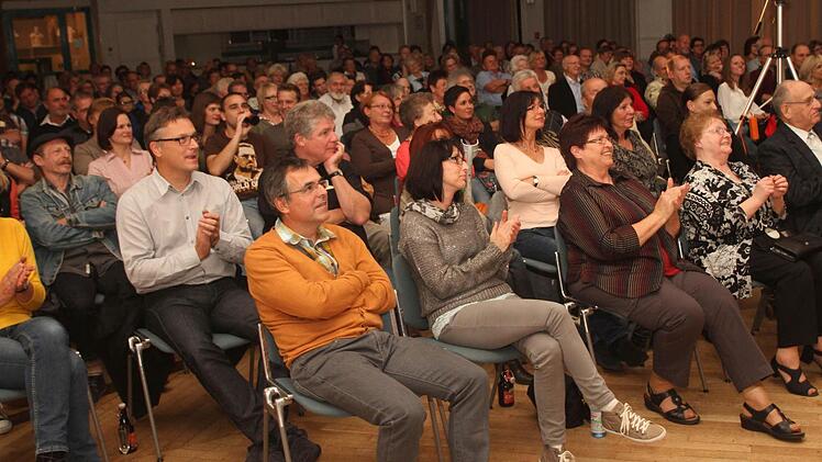 Die Stadthalle konnte die begeisterten Zuhörer kaum fassen.