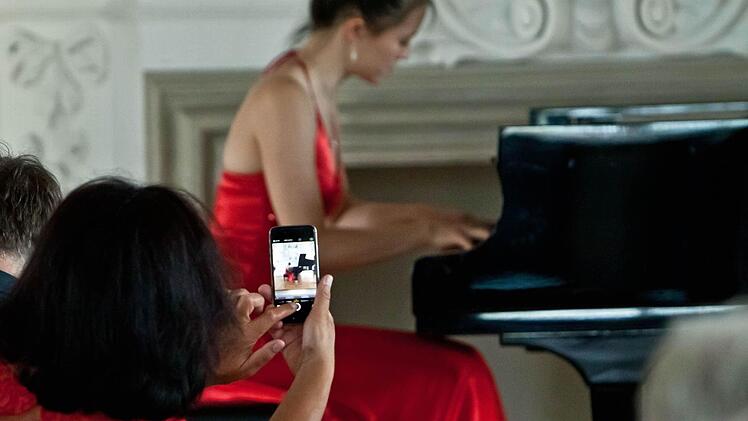 Nina Scheidmantel gastierte im Kaisersaal von Banz. Foto: Jochen Berger