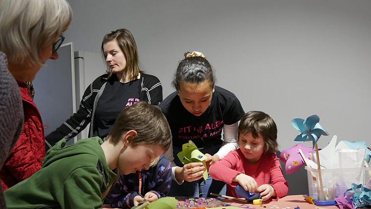 Windräder basteln gefiel den Kindern besonders.  Foto: Manja von Nida